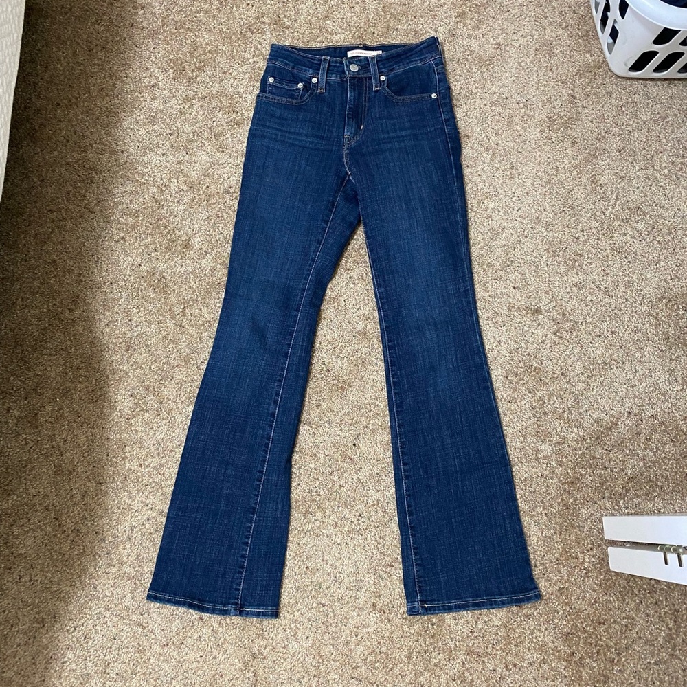 Levi’s High Rise Bootcut size 24x30